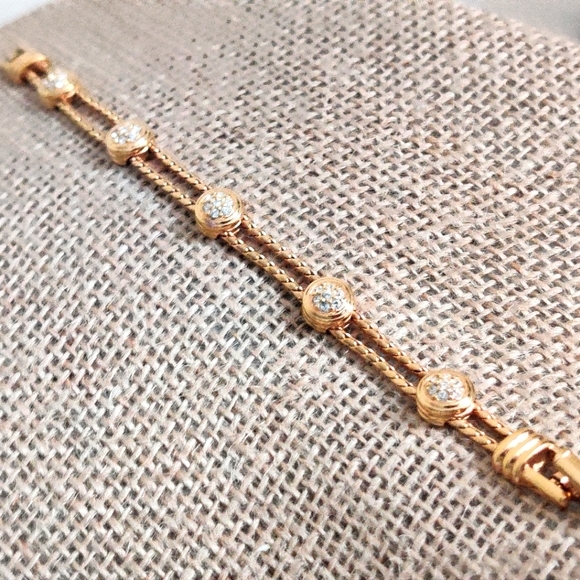 Dazzling Swarovski Swan Bracelet - Picture 9 of 13